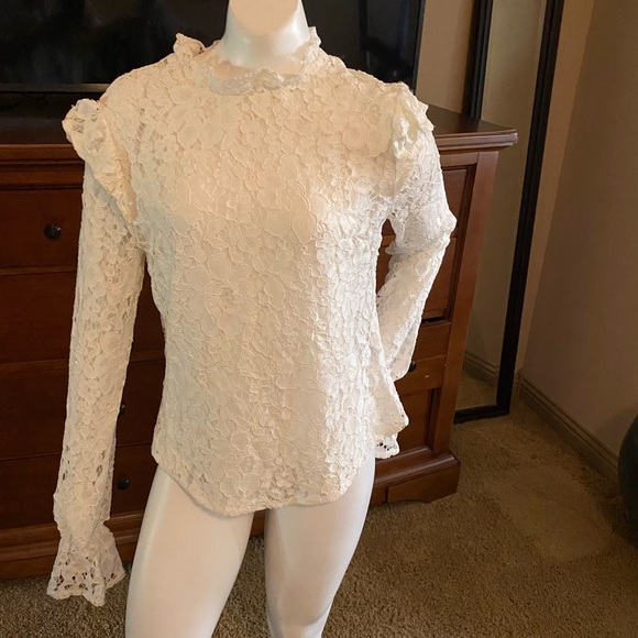 Embossed off-white/eggshell lace blouse size M - Picture 2 of 4